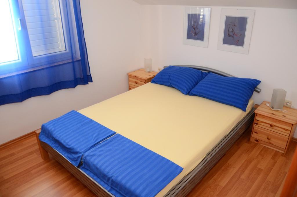 Apartments Bozic Novi Vinodolski Habitación foto